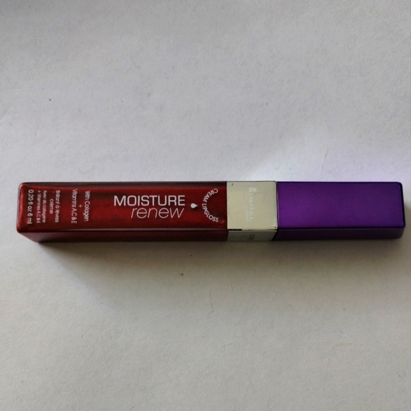 Rimmel Moisture Renew Cream Lipgloss - Picture 1 of 5